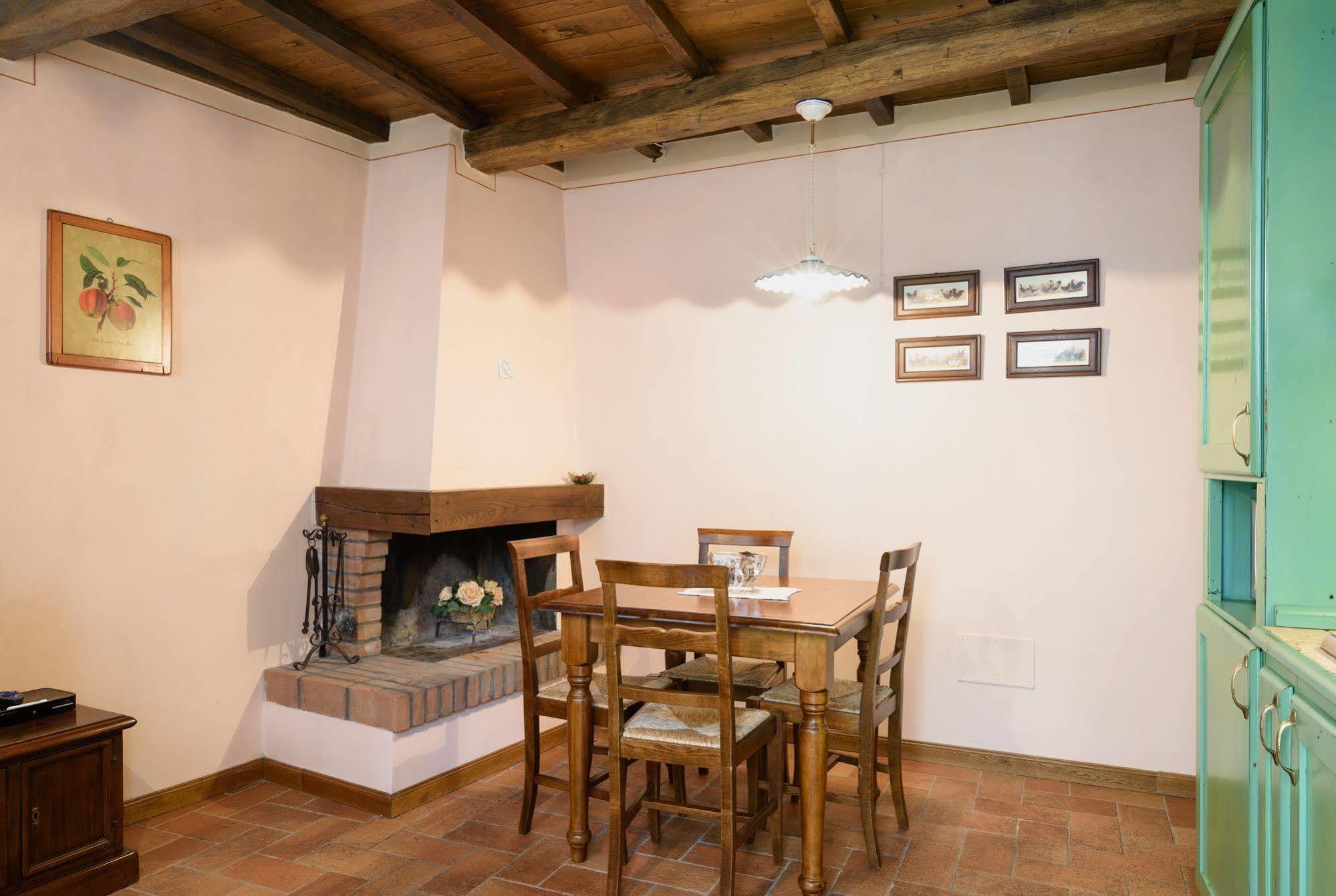 Reggiolo Borgo Dei Corsi Holiday House מראה חיצוני תמונה