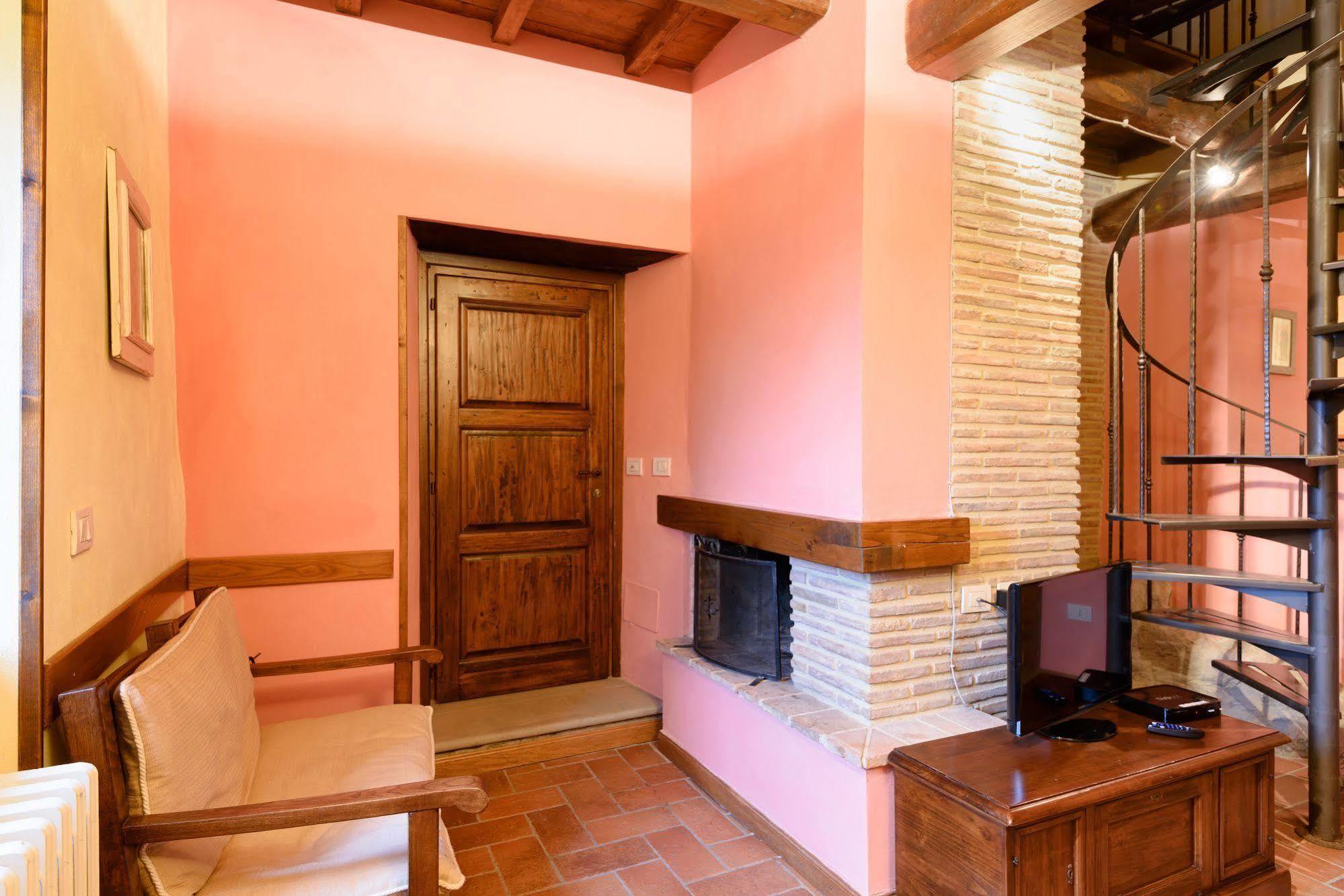 Reggiolo Borgo Dei Corsi Holiday House מראה חיצוני תמונה